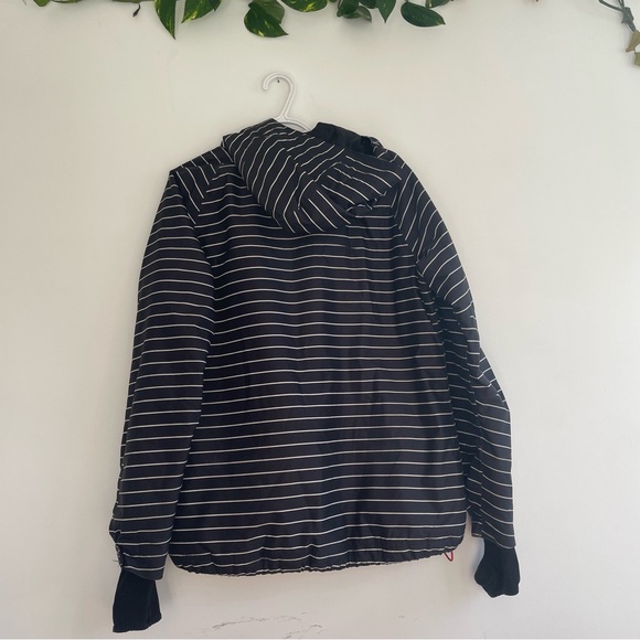 O'Neill Snowboarding Jacket - Picture 5 of 10